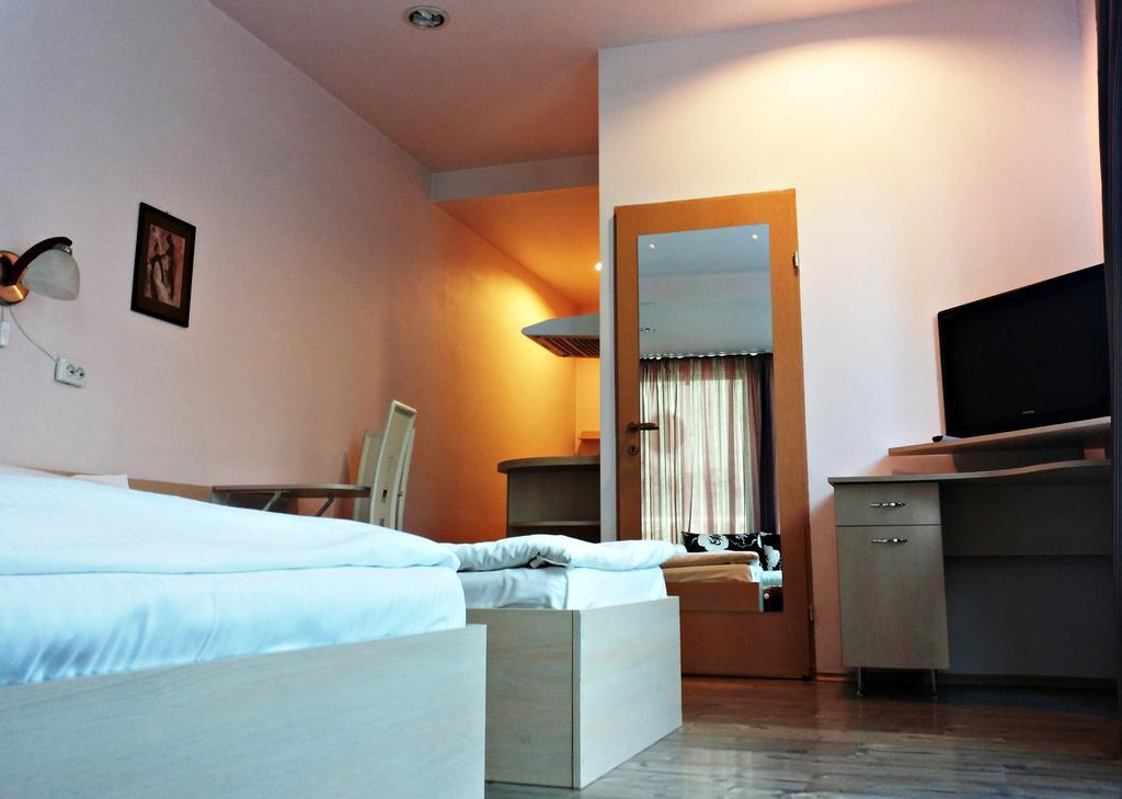 Lucas 10 Apartments Cluj-Napoca Room photo